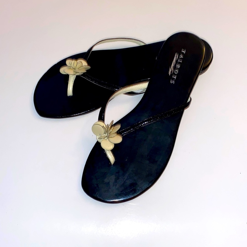 Talbots flip flop with decorative flower in a minute, preowned never used size10